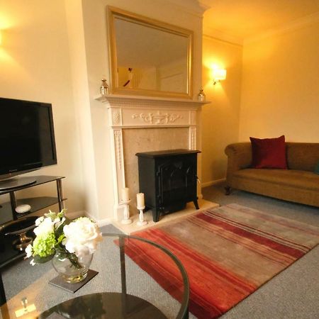 Villa Cedar Court Central Cheltenham Town House Extérieur photo